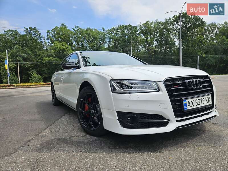Седан Audi A8 2012 в Харкові