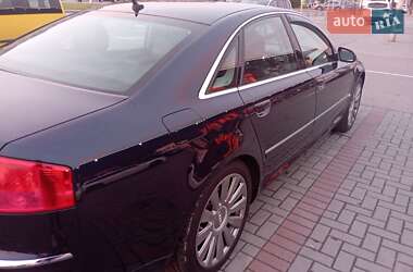 Седан Audi A8 2004 в 