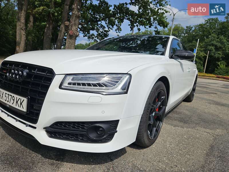 Седан Audi A8 2012 в Харкові