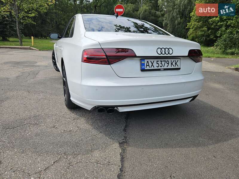 Седан Audi A8 2012 в Харкові