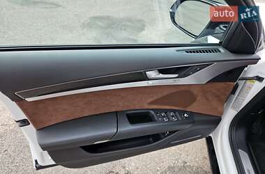 Седан Audi A8 2012 в 