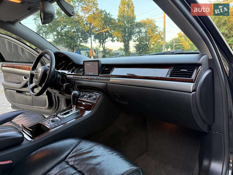 Седан Audi A8 2006 в Одесі