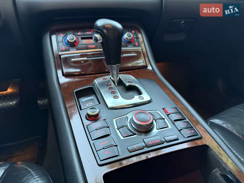Седан Audi A8 2006 в Одесі