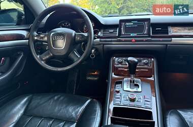 Седан Audi A8 2006 в 