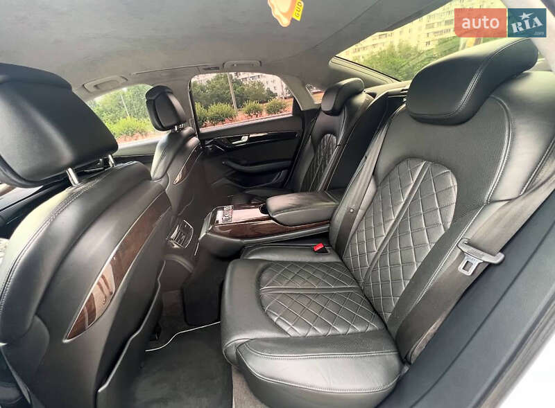 Седан Audi A8 2011 в Запорожье