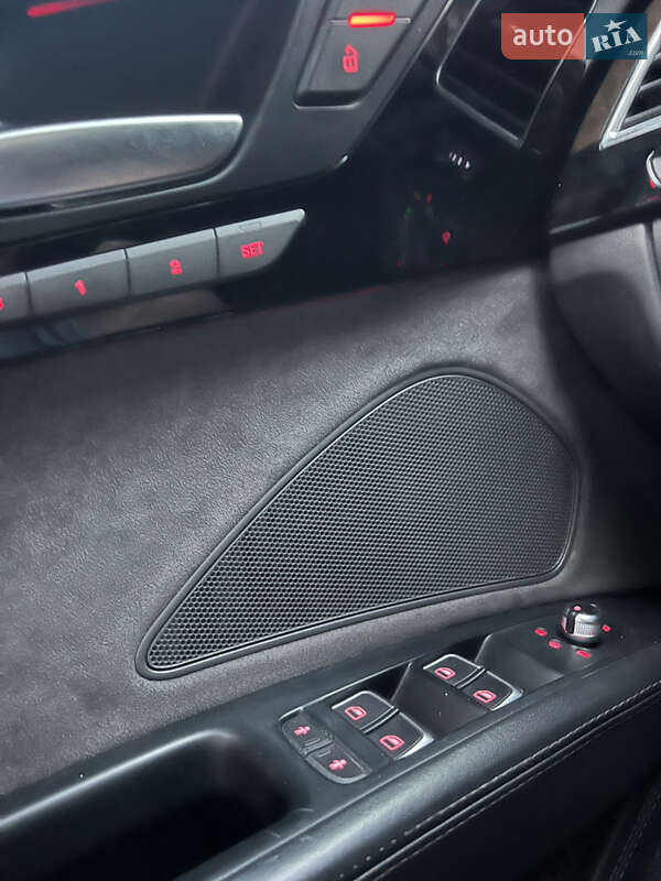 Седан Audi A8 2011 в Запорожье