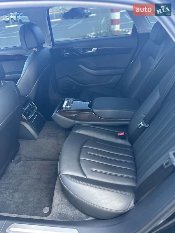 Седан Audi A8 2017 в Одессе