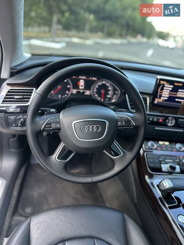 Седан Audi A8 2017 в Одессе