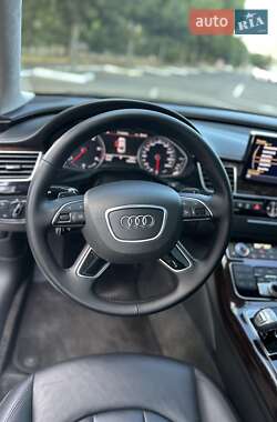 Седан Audi A8 2017 в 