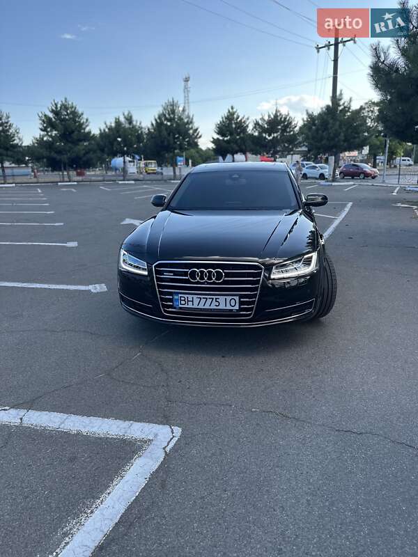 Седан Audi A8 2017 в Одессе