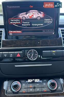 Седан Audi A8 2017 в 