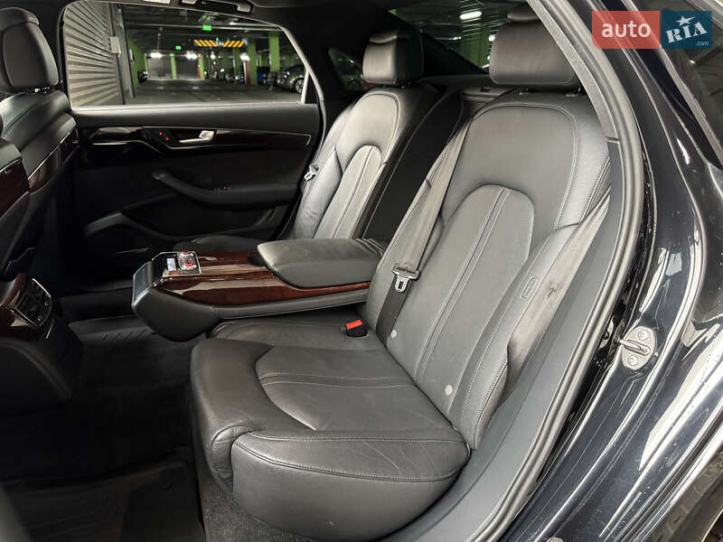 Седан Audi A8 2012 в Києві