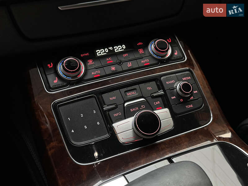 Седан Audi A8 2012 в Києві