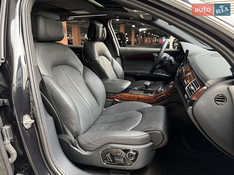Седан Audi A8 2012 в Києві