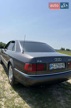 Седан Audi A8 2000 в 