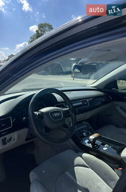 Седан Audi A8 2010 в 