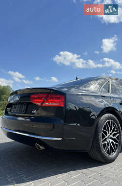 Седан Audi A8 2010 в 