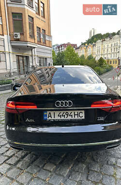 Седан Audi A8 2017 в 