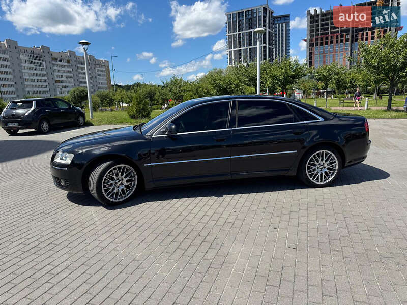 Седан Audi A8 2005 в Львові