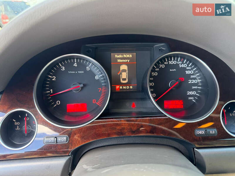 Седан Audi A8 2005 в Львові