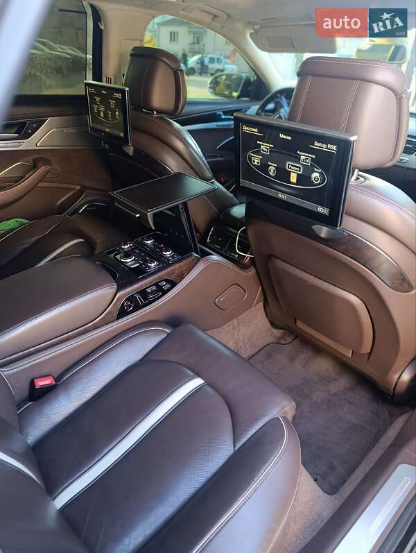 Седан Audi A8 2012 в Львове