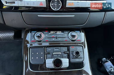 Седан Audi A8 2016 в 