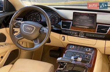Седан Audi A8 2010 в 