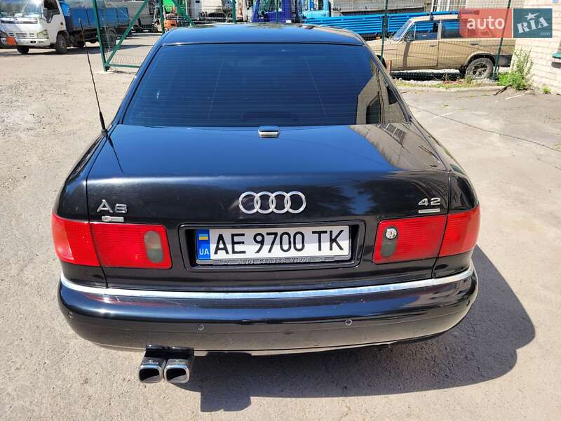 Седан Audi A8 2001 в Днепре