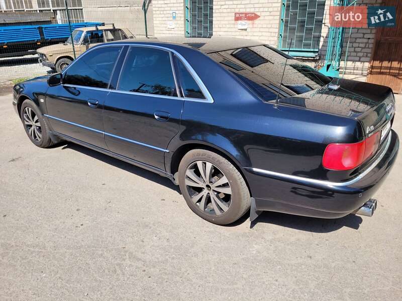 Седан Audi A8 2001 в Днепре