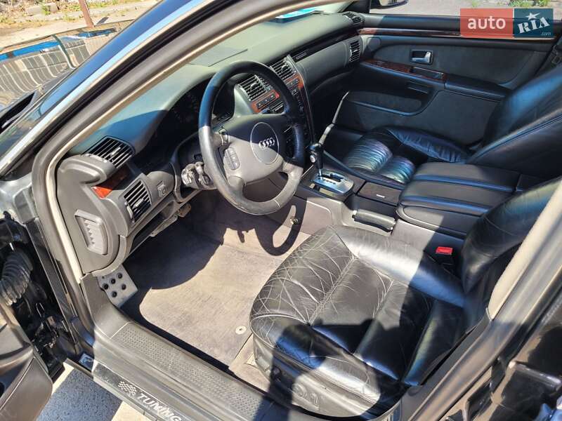 Седан Audi A8 2001 в Днепре