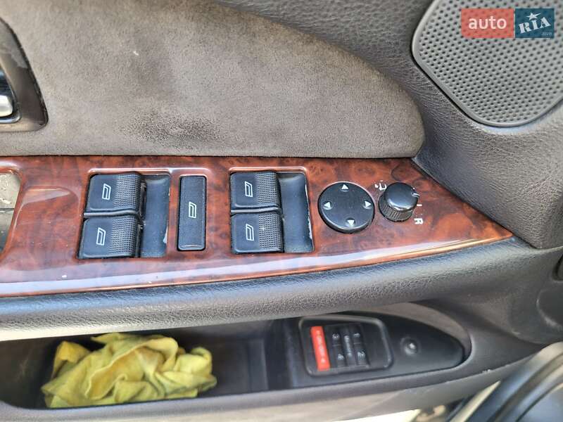 Седан Audi A8 2001 в Днепре