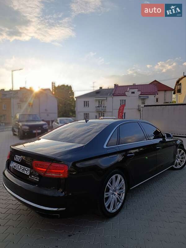 Седан Audi A8 2012 в Львове