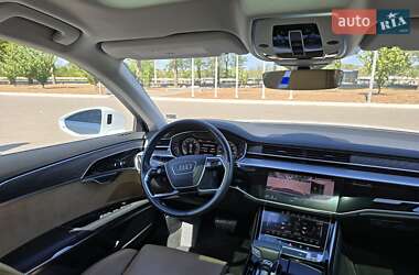 Седан Audi A8 2018 в 