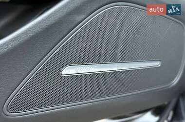 Седан Audi A8 2016 в 