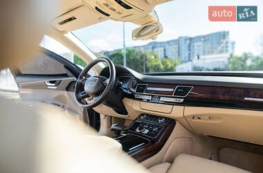Седан Audi A8 2013 в 