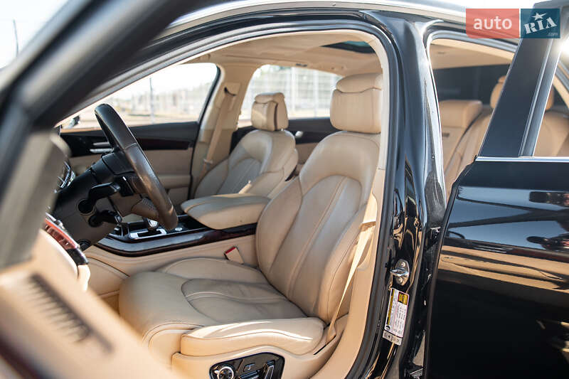 Седан Audi A8 2013 в Львове