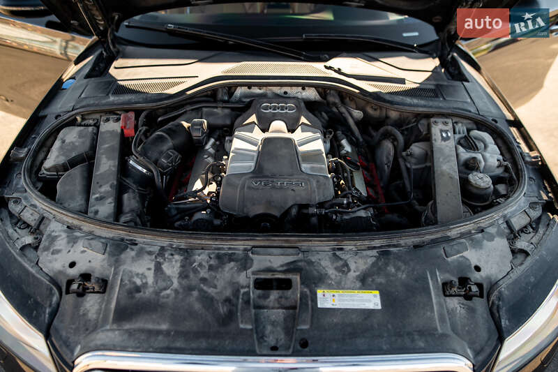Седан Audi A8 2013 в Львове