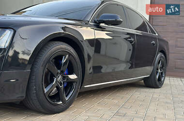 Седан Audi A8 2012 в 