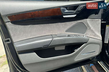 Седан Audi A8 2013 в 