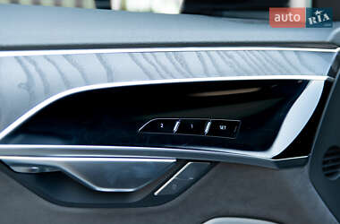 Седан Audi A8 2018 в 