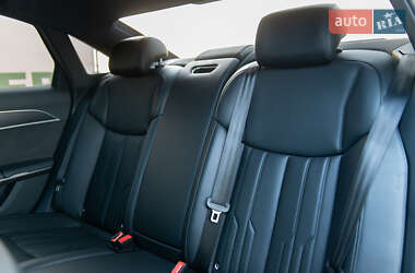 Седан Audi A8 2018 в 