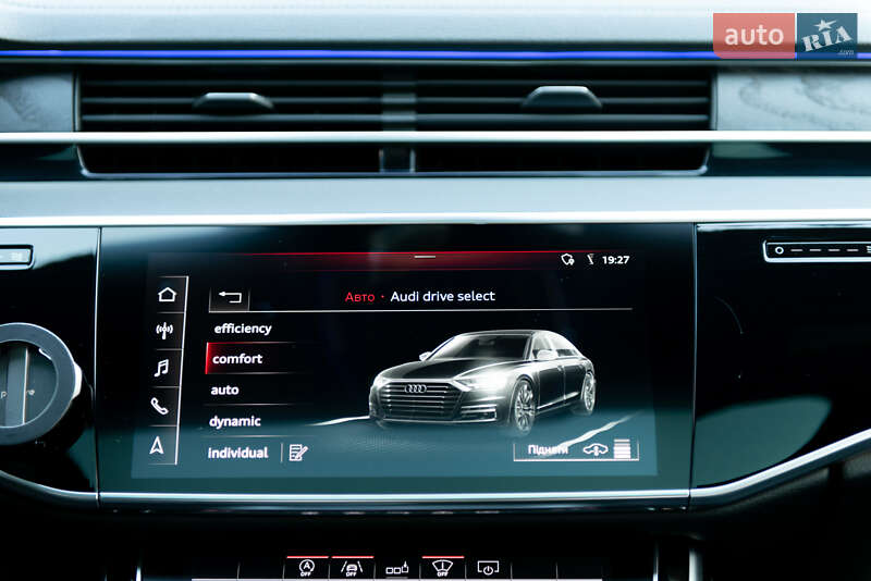 Седан Audi A8 2018 в Мукачево