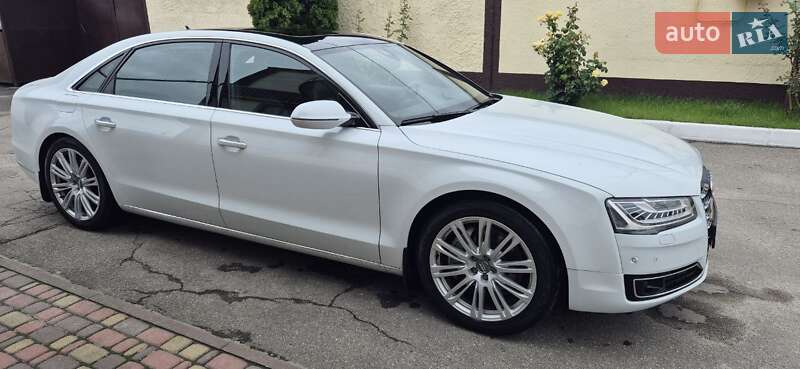 Седан Audi A8 2015 в Рівному