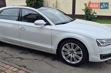 Седан Audi A8 2015 в 