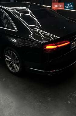 Седан Audi A8 2013 в 