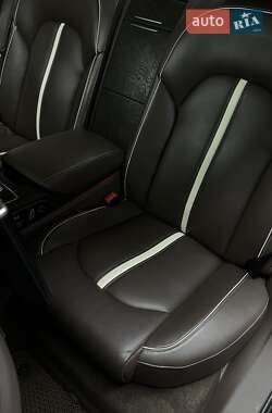 Седан Audi A8 2013 в 