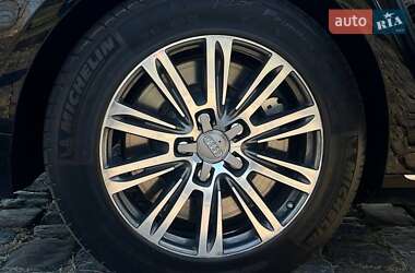 Седан Audi A8 2017 в 