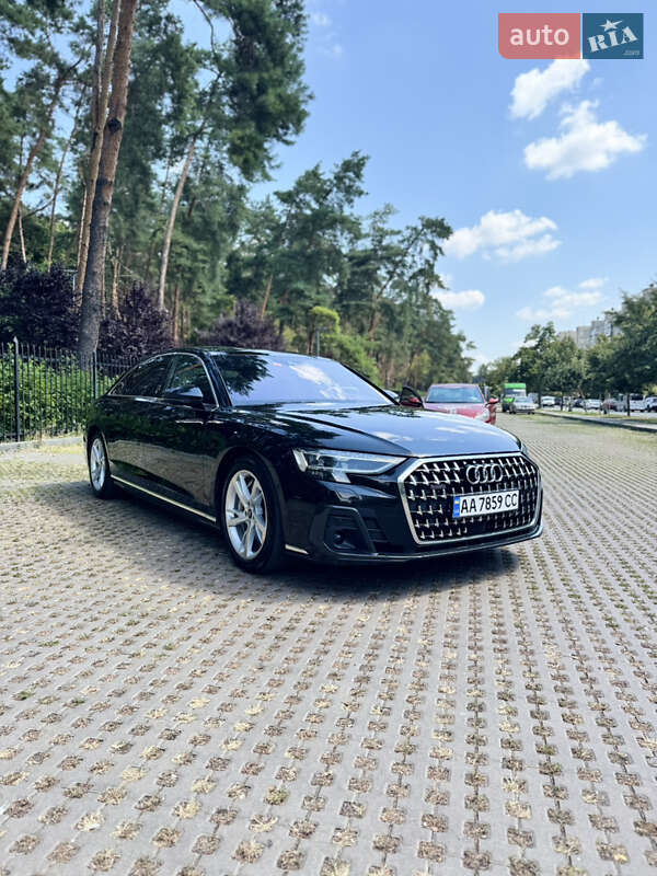 Седан Audi A8 2022 в Києві