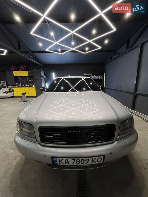 Седан Audi A8 2000 в Львове