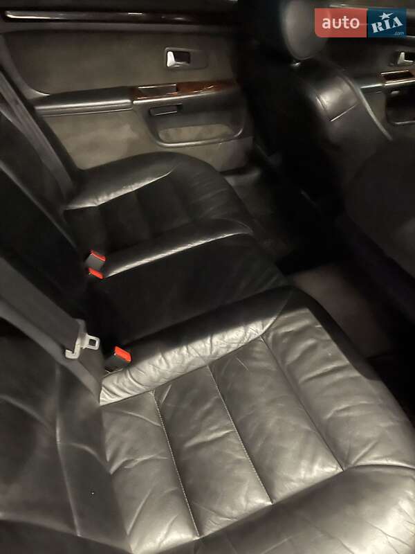 Седан Audi A8 2000 в Львове